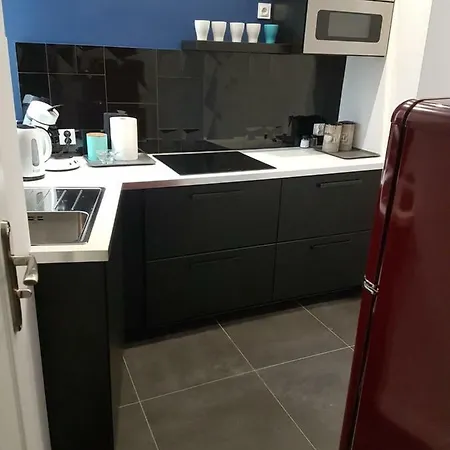 Central Economic Apartment *
